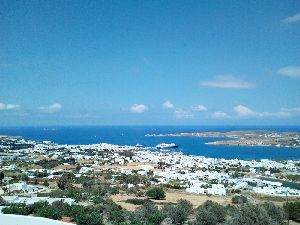 Villa With 2 Bedrooms in Paros, With Wonderful sea View, Pool Access,
