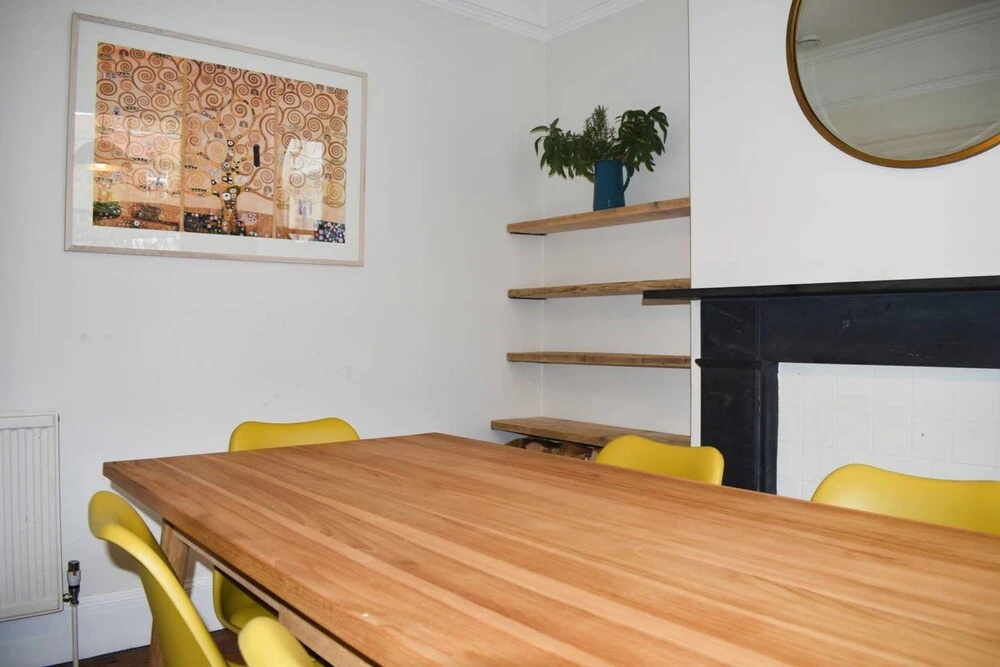 Stylish and Spacious 4 Bedroom Queen's Park House