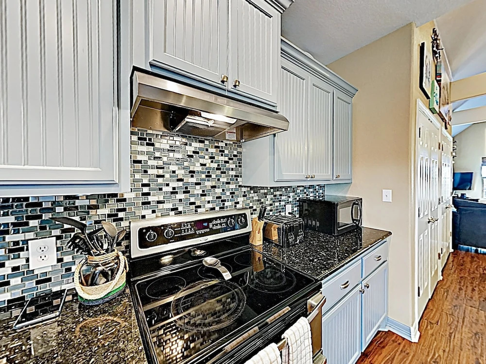 New Listing! Choice Family Getaway: Stroll To Sand 2 Bedroom Home