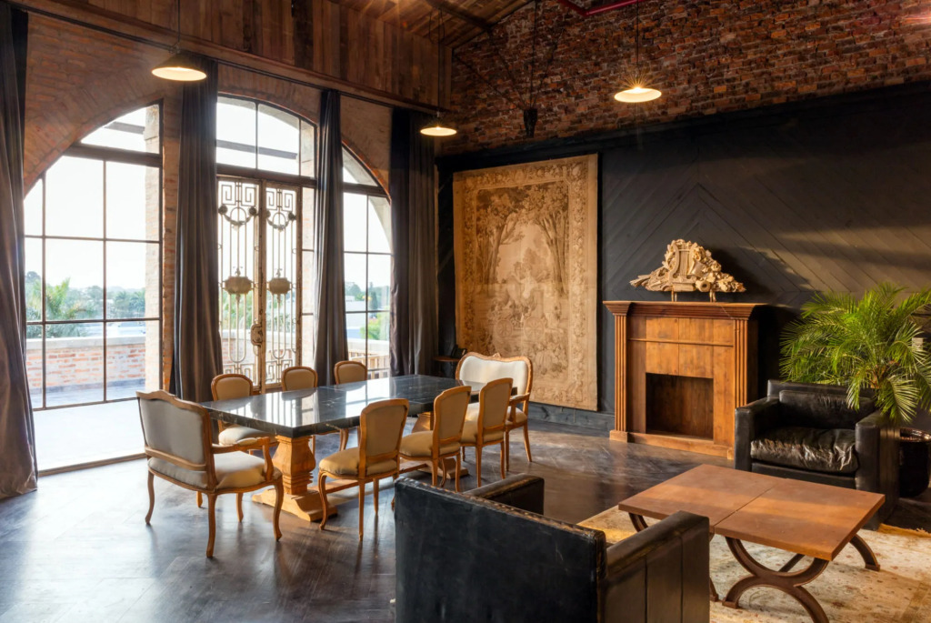 Factoria Hotel