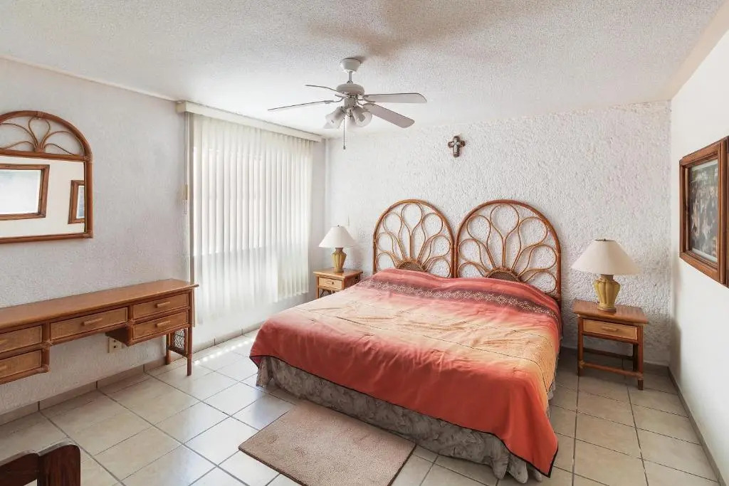 Suite Ubicadísima Zona Residencial Los Arcos 3 Recámaras 102 Cortijo