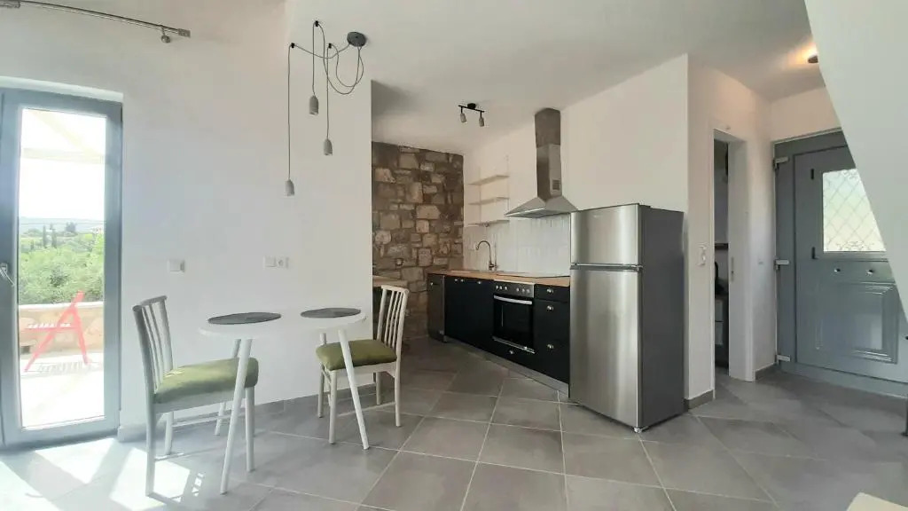 Koroni Stone House, fully equipped studios by the sea