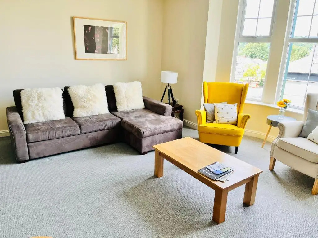 Ilkley Apartment with Parking