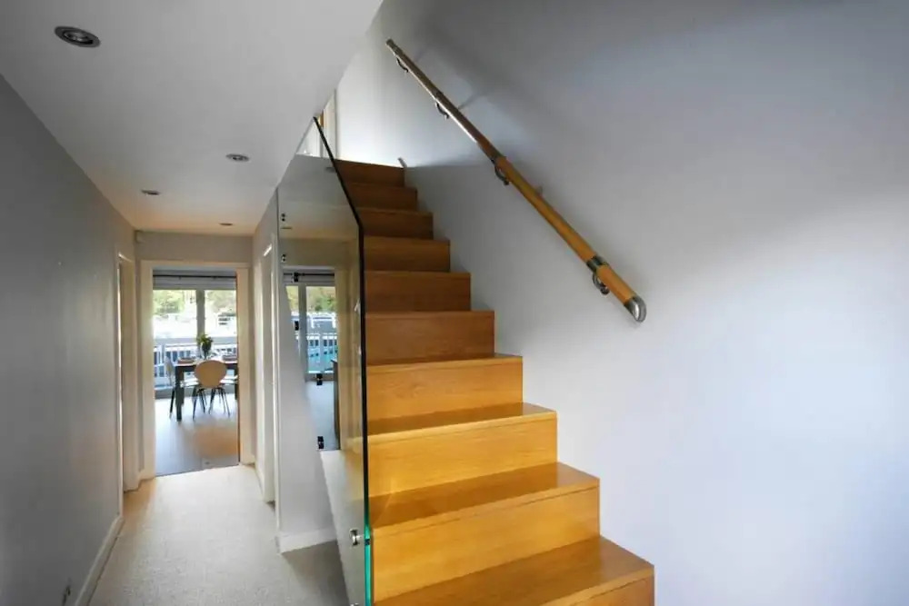 The Oars - Riverfront Property - From 300 Per Night