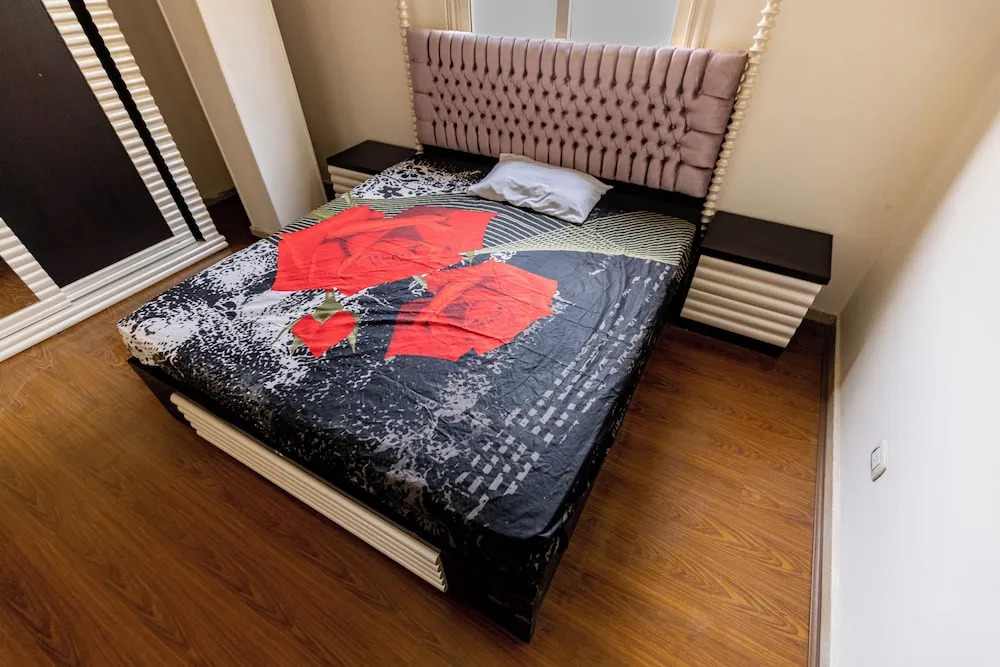 Hibiscus Haven Suite