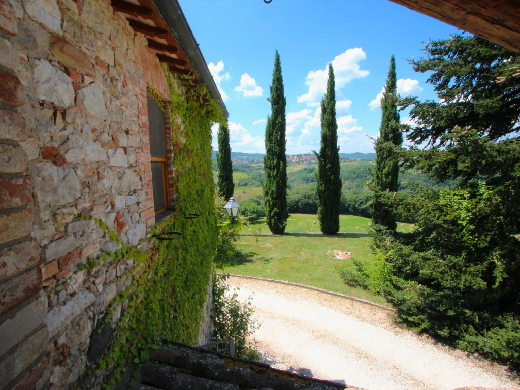 Villa in San Venanzo with Pool and Sauna
