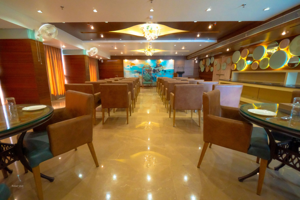 RG Exclusive Stay & Fine Dine, Akola