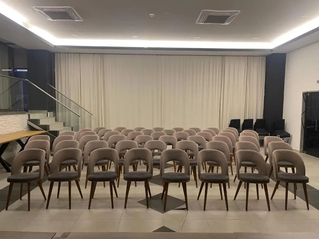 Hotel Story
