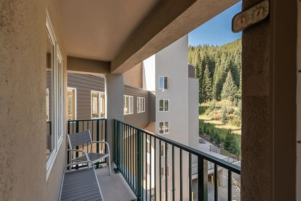 Iron Horse C5013 Condo by RedAwning