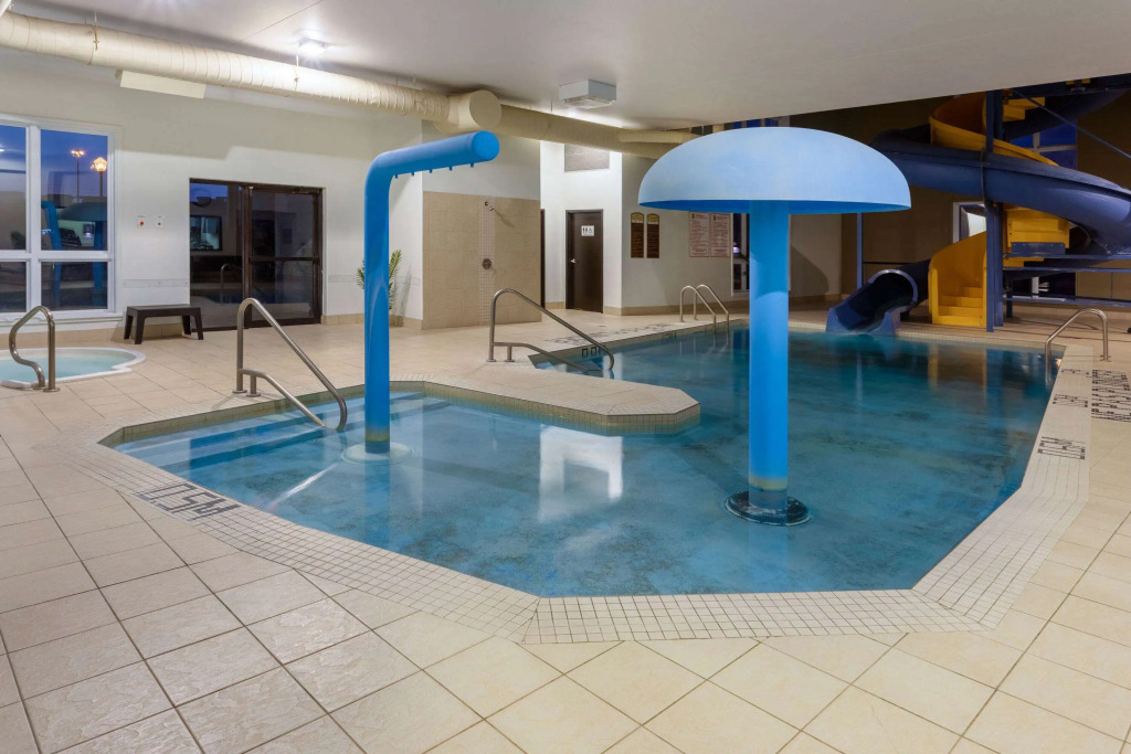 Super 8 by Wyndham Lachenaie/Terrebonne