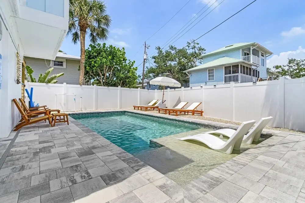 197 Beach Daze: 3br Pool Home, W/ Deeded Beach Access! 3 Bedroom Home