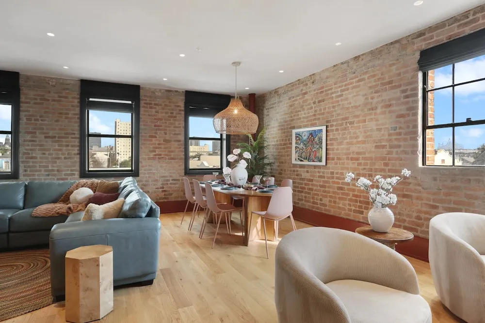 The Gisele - Charming 4BR 4BA for 8 - Pool & Streetcar Stop