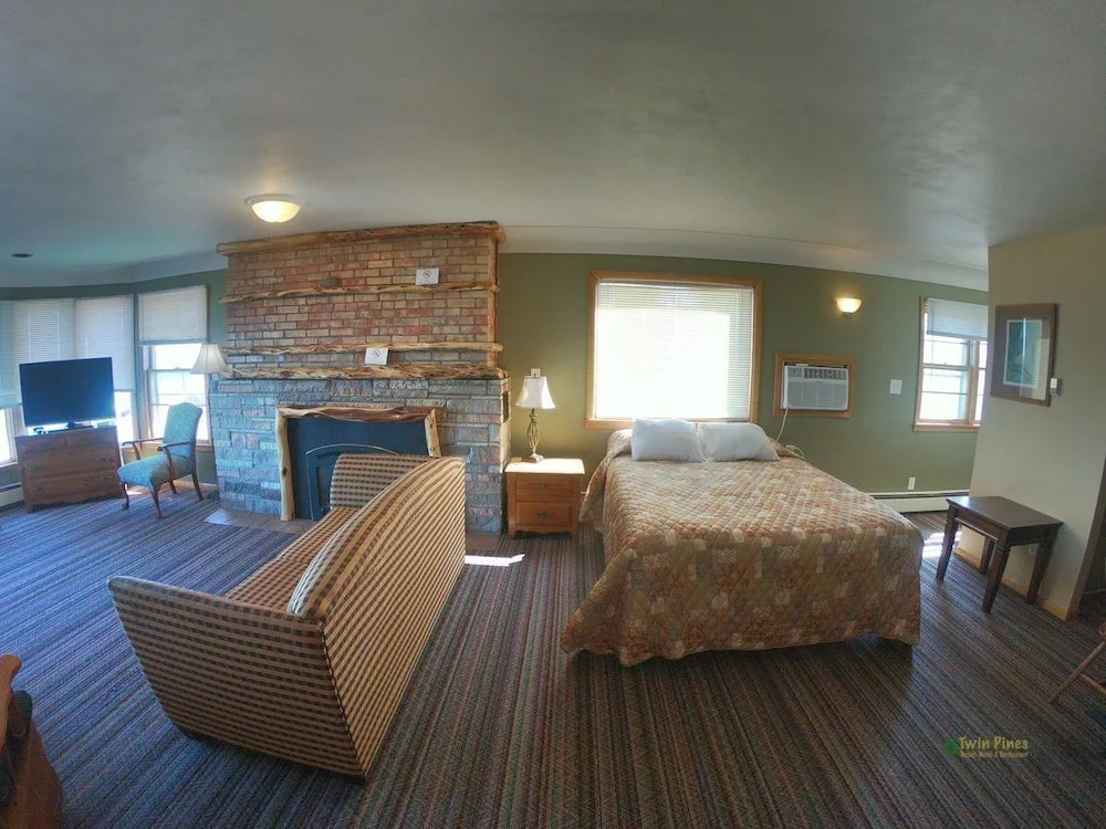 Twin Pines Resort
