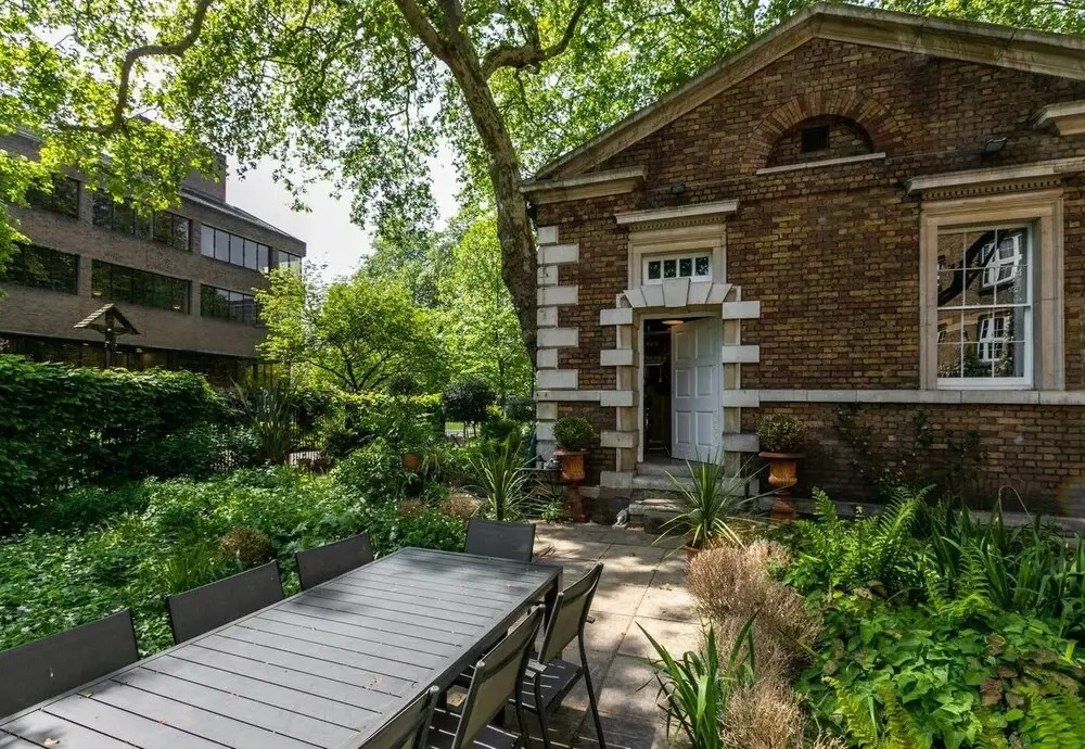 Fantastically Unique House for 3 With Large Garden