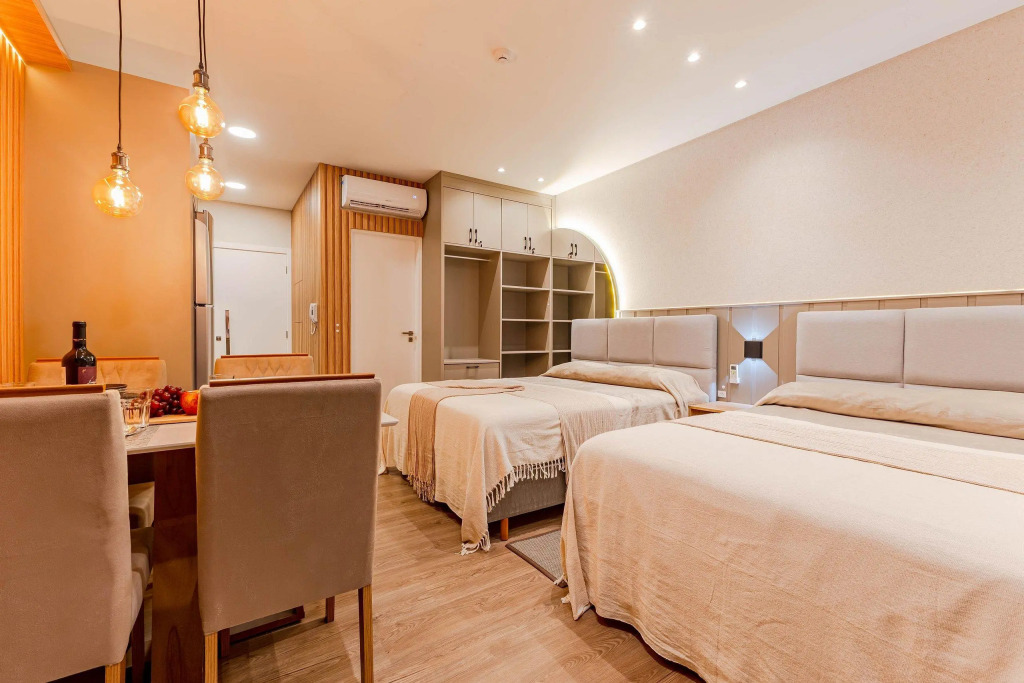 Luxuoso Loft em Condomínio com Piscina a 150m do Mar