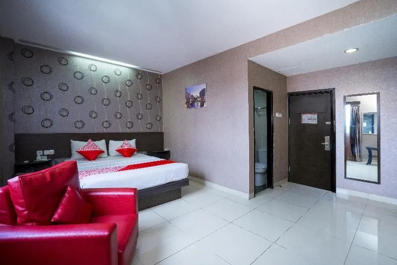 Capital O 1083 Hotel Grand Kartika
