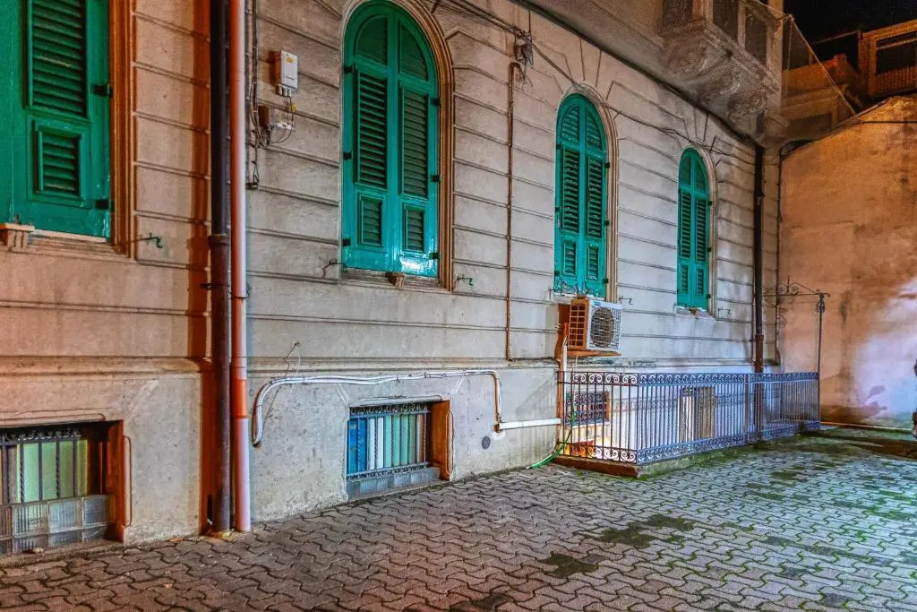 Tribunale Basement Apartment