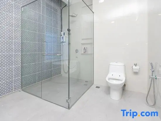 Tanjung Bungah 5BR Villa w pool 20pax