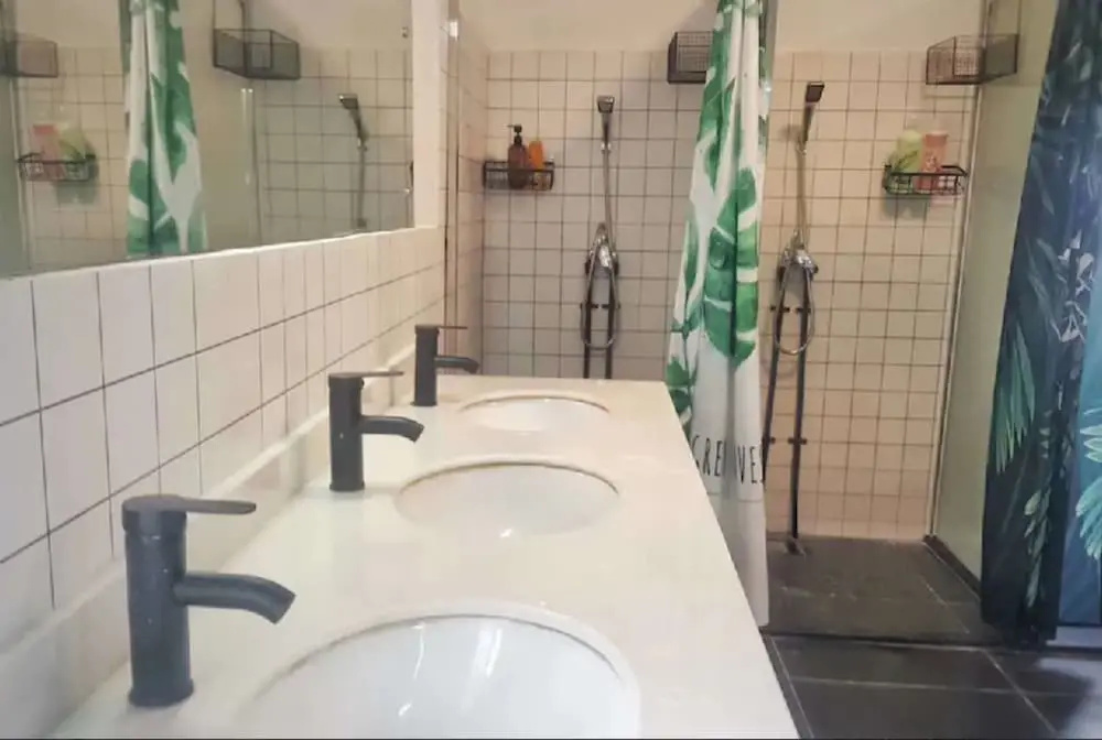 Houselet Hostel