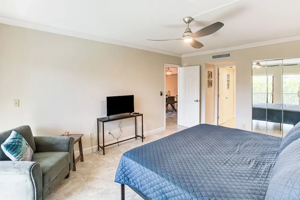 8 Mi to Beach: Modern Condo in Fort Myers!