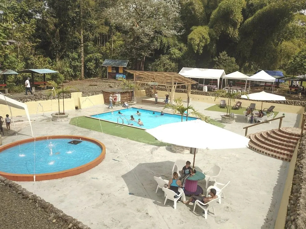 Hotel Campestre Lagos de Venecia - Chalet, glamping, camping y overlanding