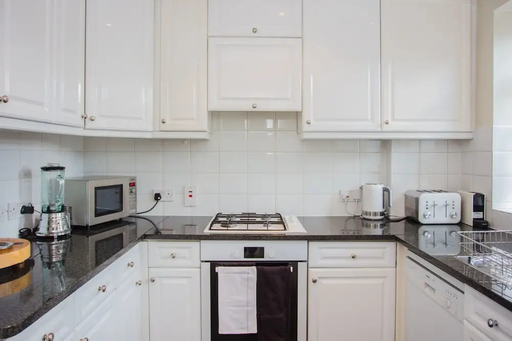 Stylish 2 Bedroom Flat In Prime Kensington