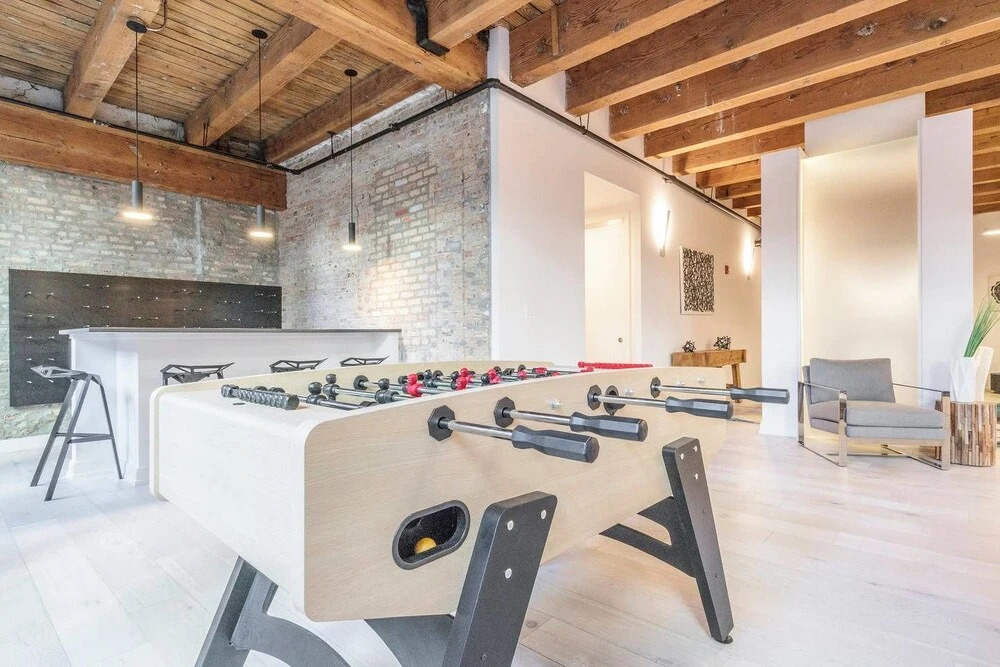 Spacious & Private 3 BDR Luxury Condo in Downtown