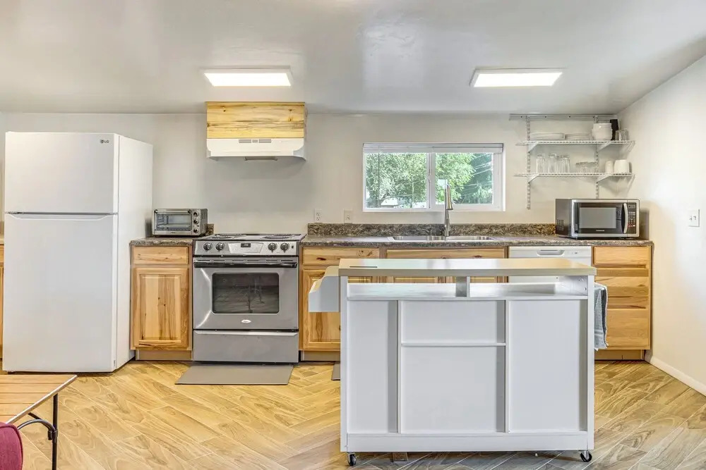 1 Mi to Tennyson St Shops & Eats: Laid-back Apt