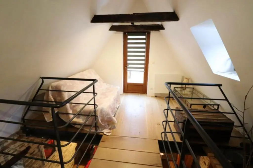 Villa spacieuse à Vieillevie avec piscine privée - 180 m²