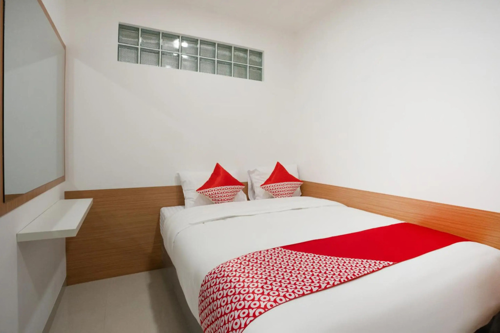 Hotel O Hegarbudhi Residence