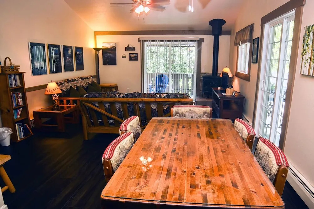 Fawn Valley Inn: 215