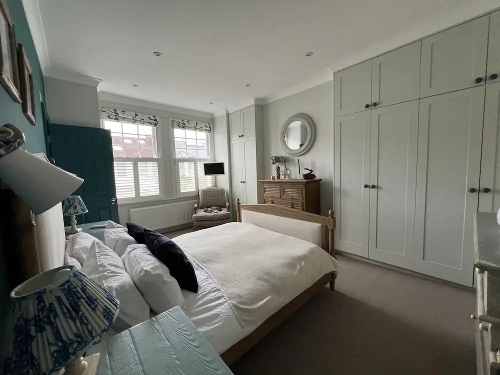 London Charm on Connaught Avenue