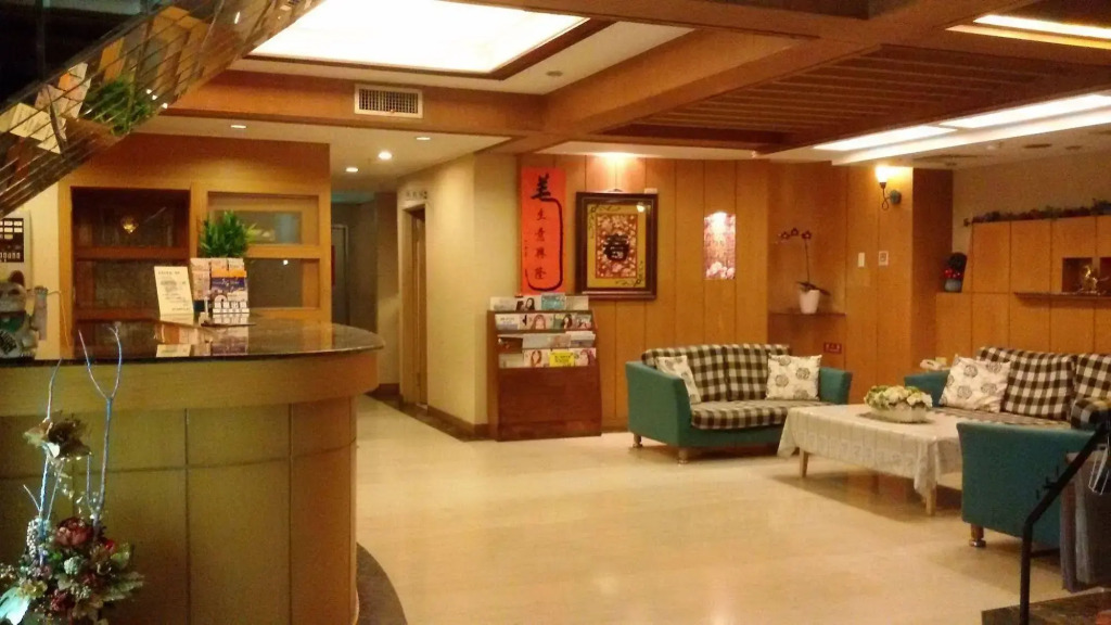 金馬大飯店 Riverside Hotel