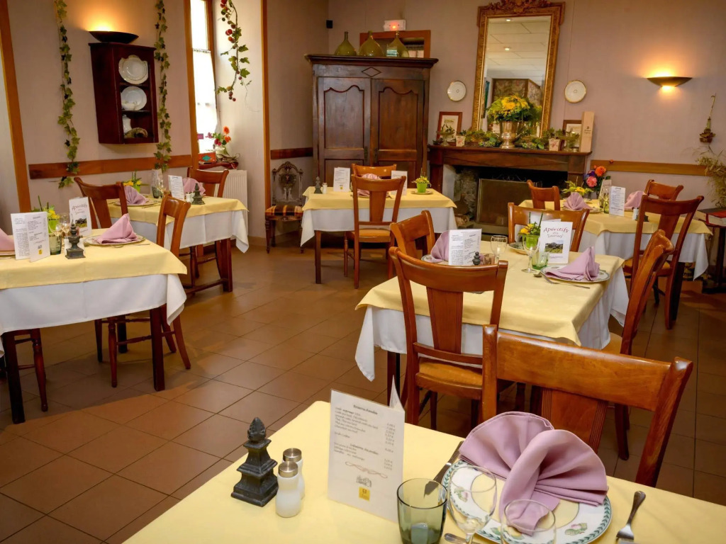 Logis Hostellerie Des Lauriers