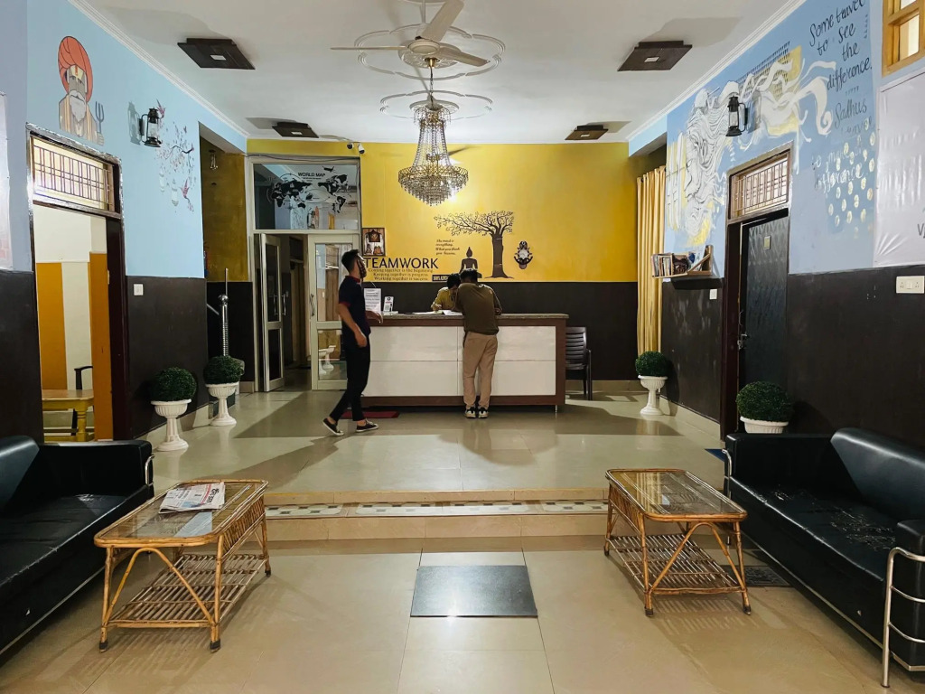 Hotel Indra Palace At Tapovan