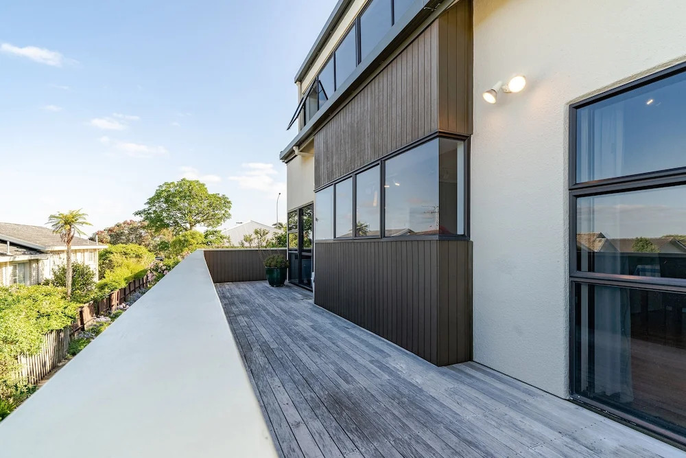 Birkenhead Modern 3 Bedrooms Villa