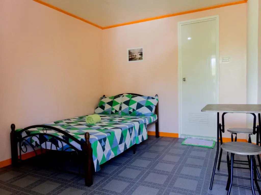 Alona J&J Tourist Inn