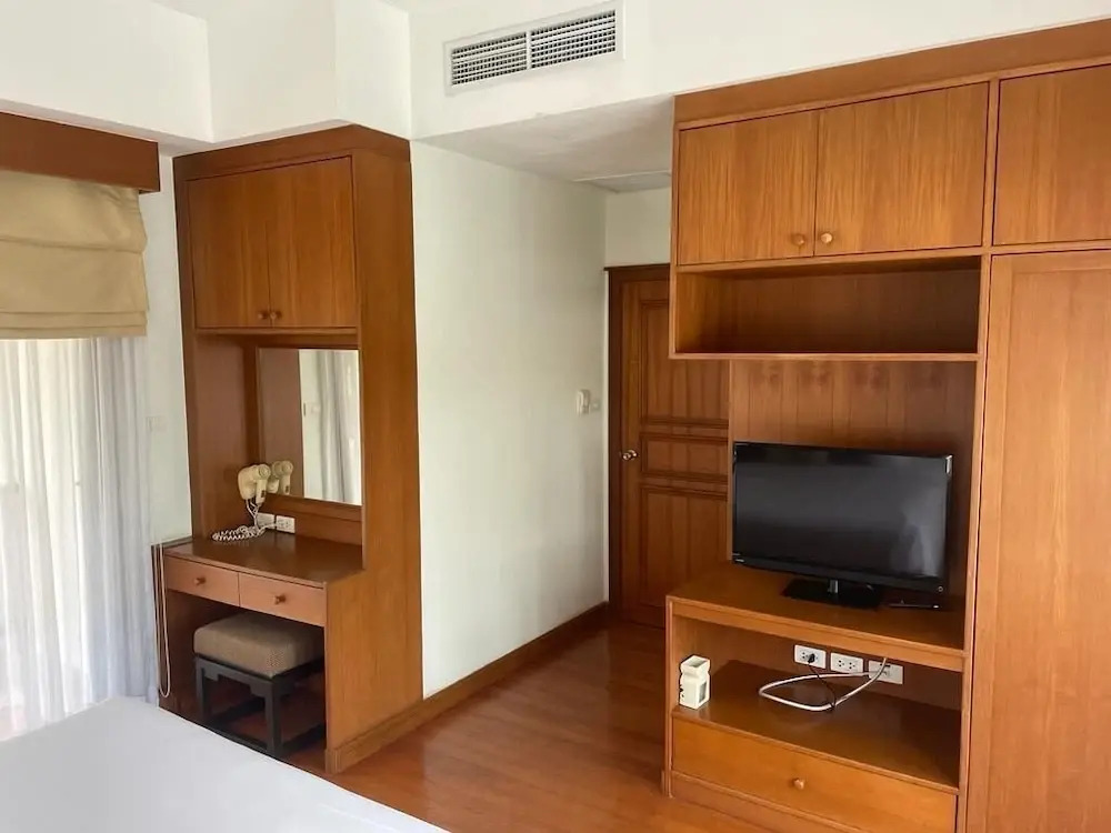 3Bed Villa - Sleeps 6 - Pool Garden Balcony