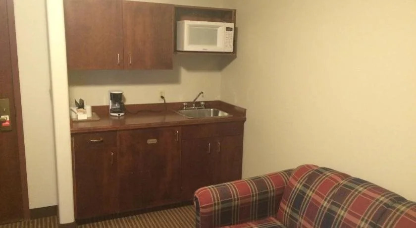 Foxwood Inn and Suites