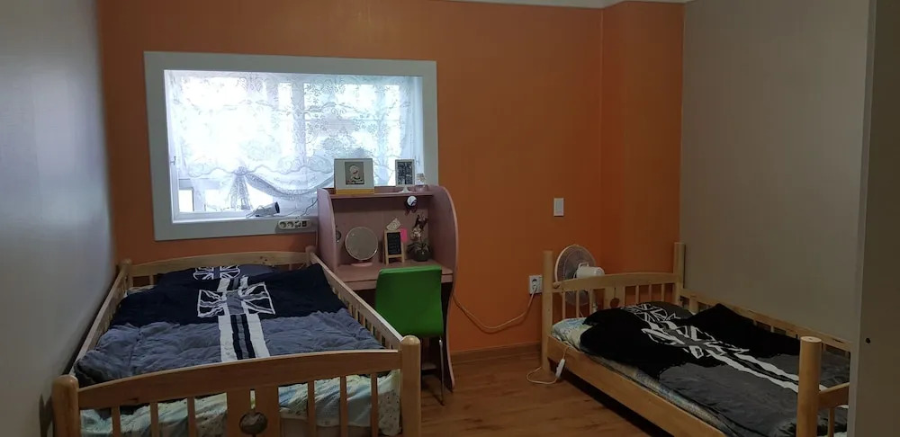 Line Guesthouse