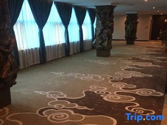 Huaxia Hotel