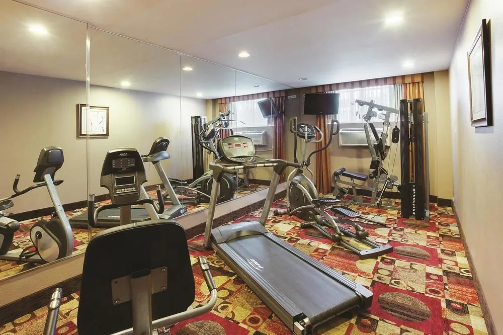La Quinta Inn & Suites JFK Airport
