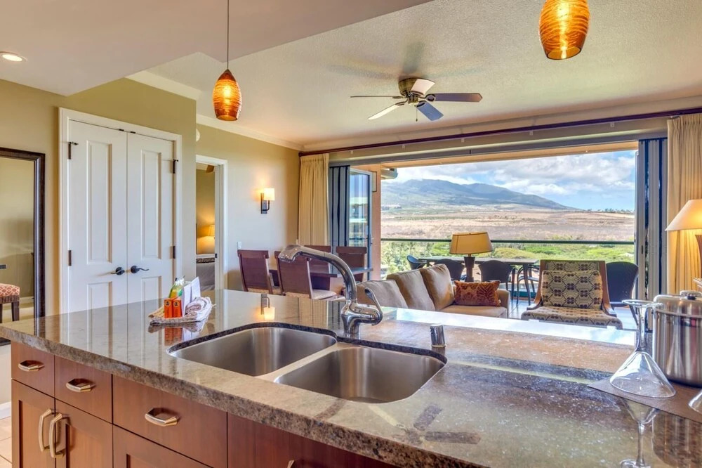 K B M Resorts- Hkk-816 Over-sized 1bdrm, 690 sq. Ft., Easy Pool and Beach Access, Remodeled!