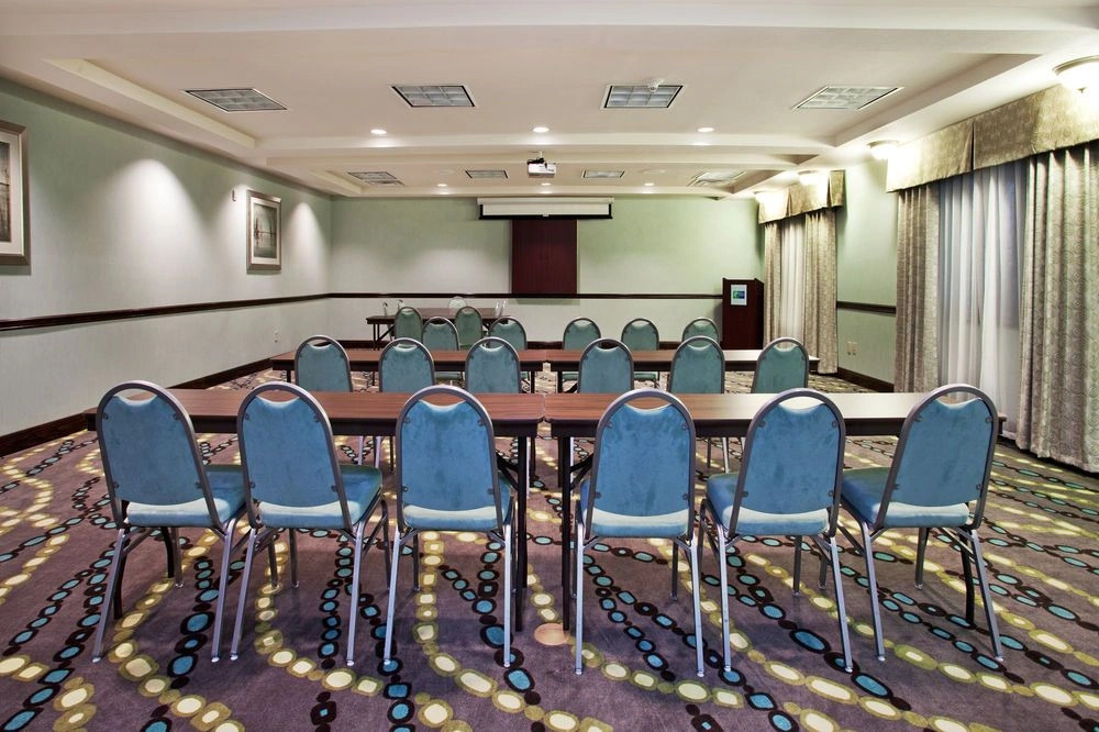 Holiday Inn Express Hotel & Suites Picayune by IHG