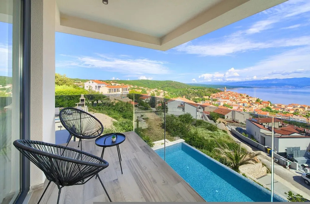 Villa Majestic With Sauna and Beautiful Views