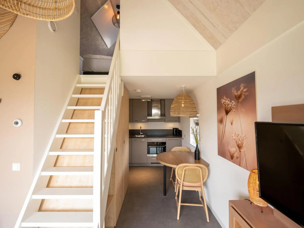 Nice tiny house with dishwasher, in a holiday park, 900 m. from the sea