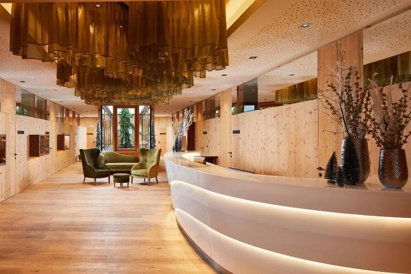Leading Family Hotel  Resort Dachsteinknig