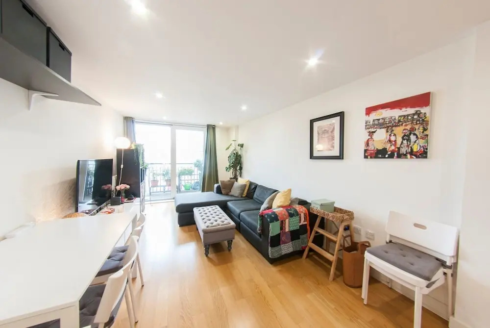 Quiet, Spacious 1BR Hackney Central Flat for 3