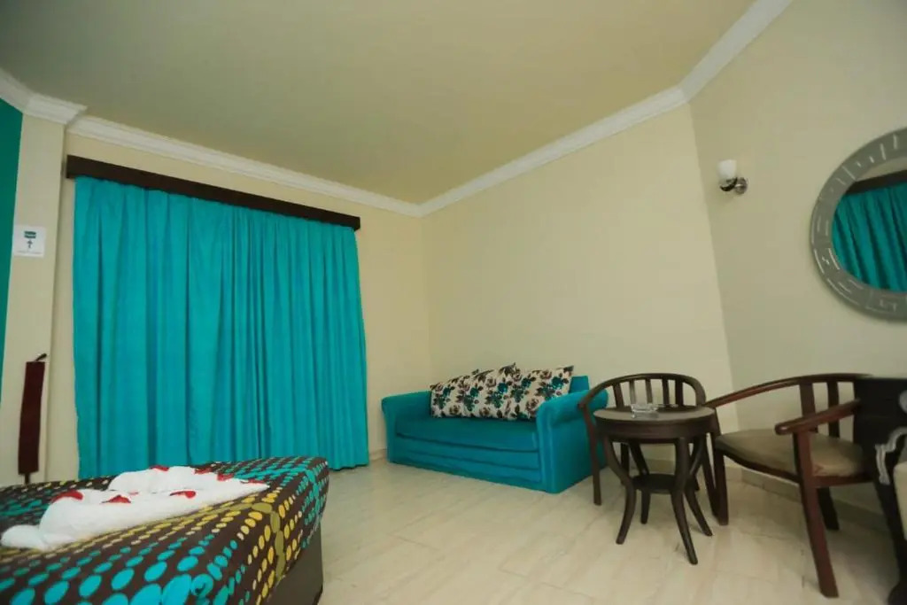 La Sirena Hotel & Resort - Families only