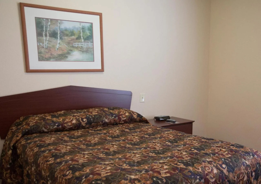 WoodSpring Suites Kansas City Mission